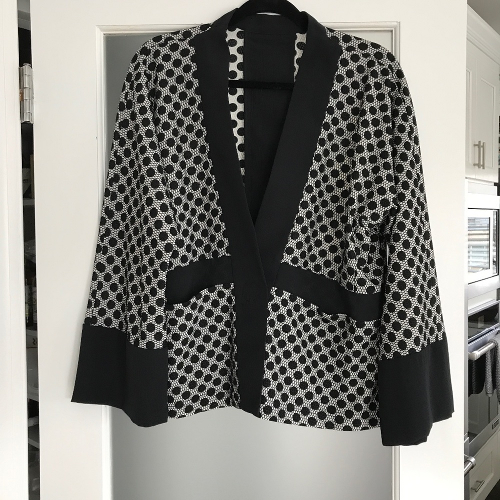 Babette Black and White Lightweight Top- size medium